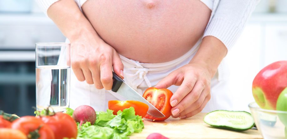 Копченое беременным. Витамин е для беременных. Токсикоз беременных питание.